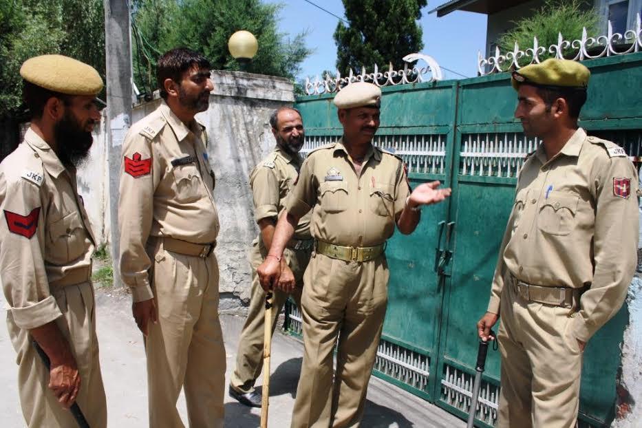 Youth picking up guns against ‘Indian occupation’: Shabir Shah